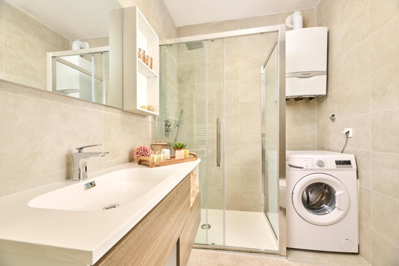 Spada Brand New Apartment With Garden 3 Min From Beach! โปเรช ภายนอก รูปภาพ